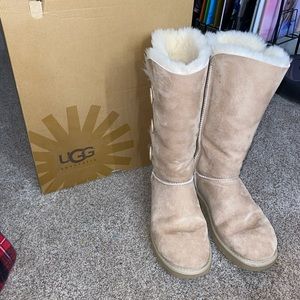 TRIPLE BAILEY BUTTON UGGS